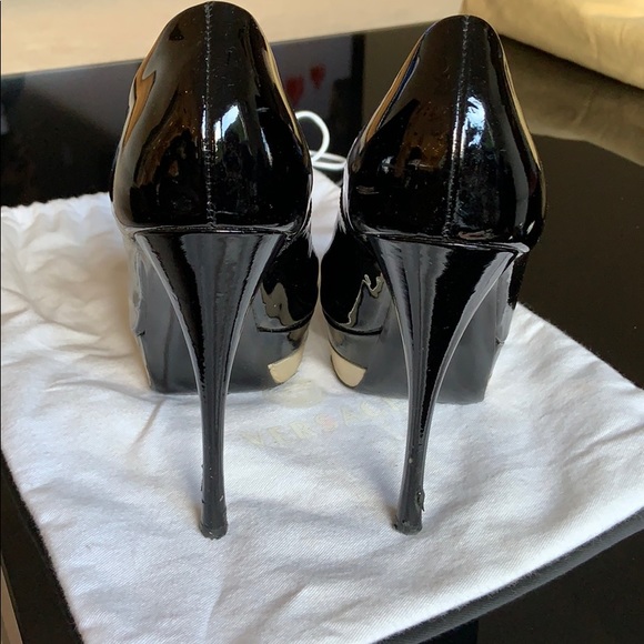 💯 Authentic Versace Peep-Toe platform pump. - Picture 5 of 6